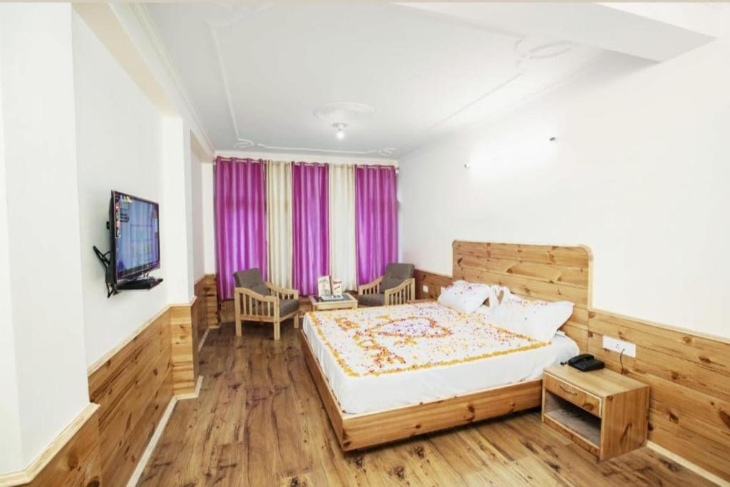 Hotel Nirmal Chhaya Manāli Exteriör bild