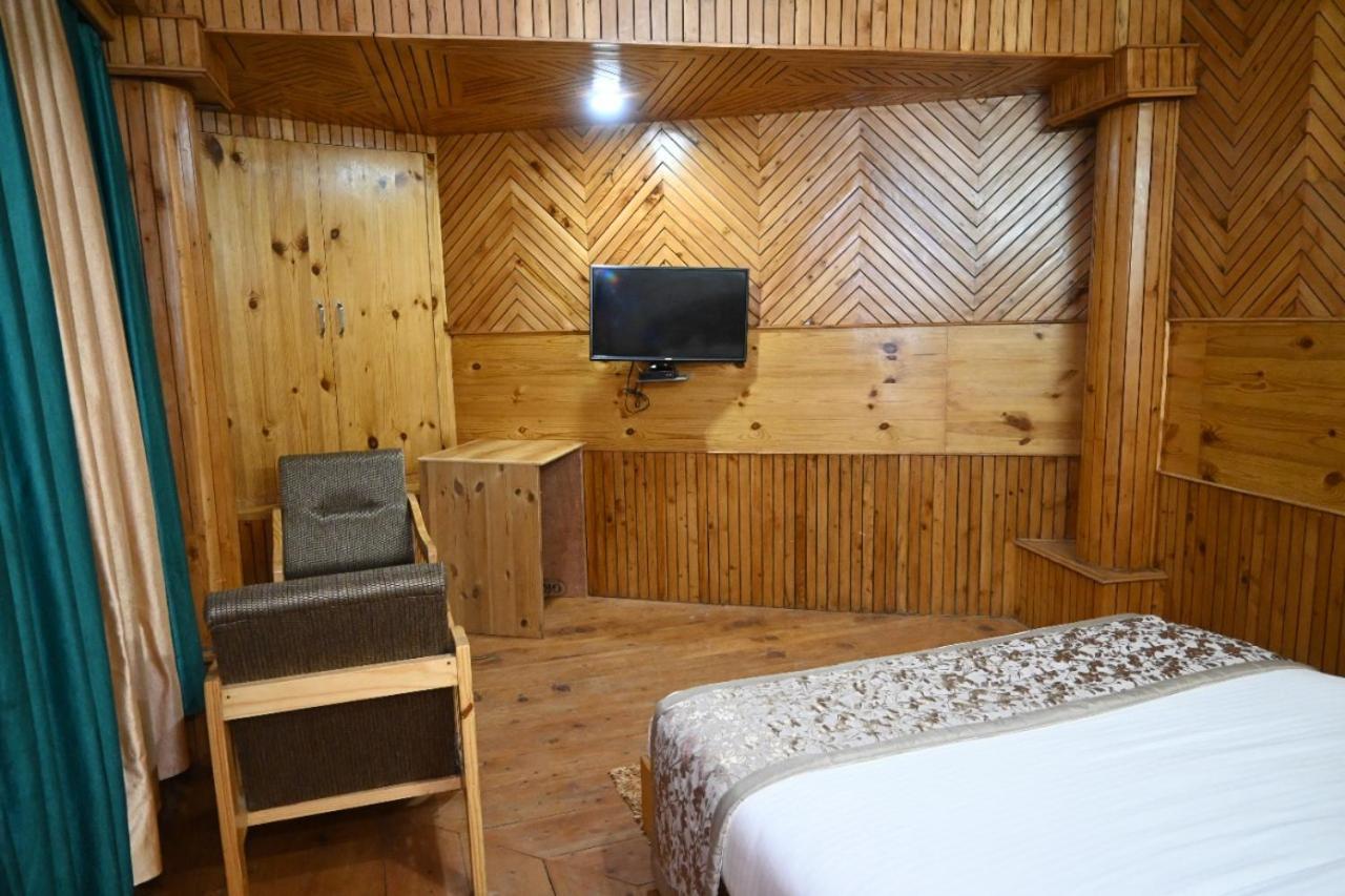 Hotel Nirmal Chhaya Manāli Exteriör bild