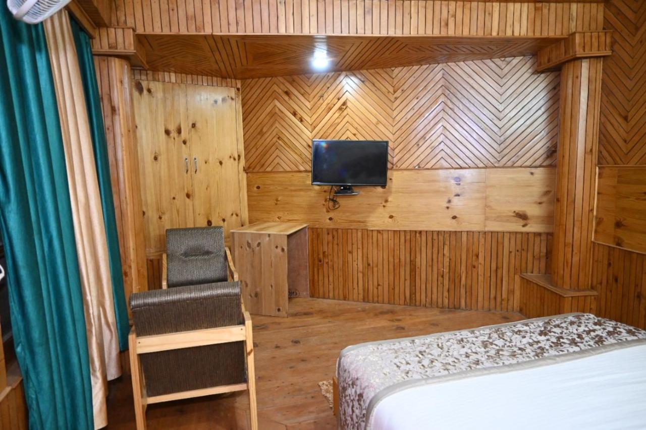 Hotel Nirmal Chhaya Manāli Exteriör bild